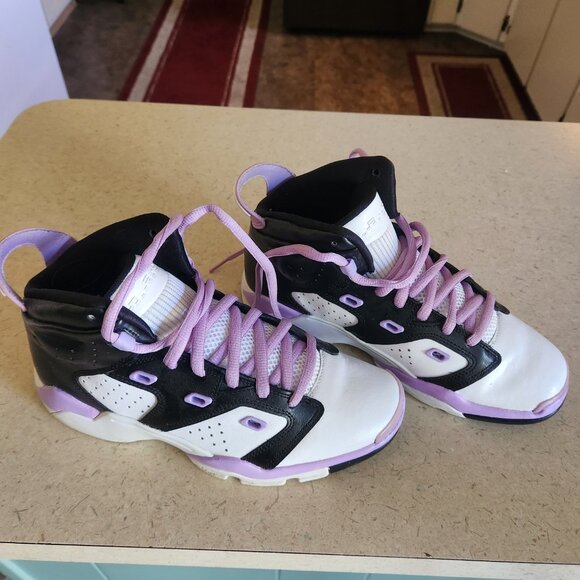 Air Jordan  Lilac sneekers 6.5 - Picture 4 of 5